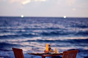هتل Ajinta Resort