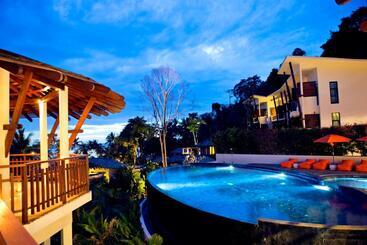 هتل Ajinta Resort