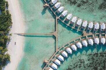 هتل Cinnamon Hakuraa Huraa Maldives  All Inclusive