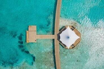 هتل Cinnamon Hakuraa Huraa Maldives  All Inclusive