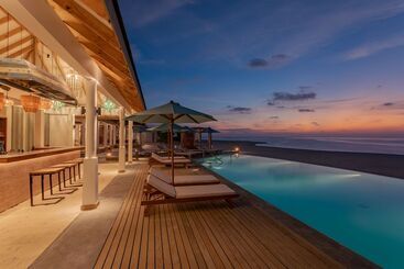هتل Cinnamon Hakuraa Huraa Maldives  All Inclusive