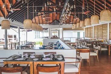 هتل Cinnamon Hakuraa Huraa Maldives  All Inclusive