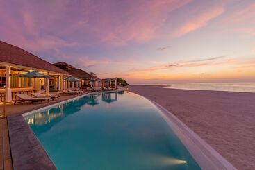 هتل Cinnamon Hakuraa Huraa Maldives  All Inclusive