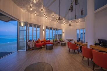 هتل Cinnamon Hakuraa Huraa Maldives  All Inclusive