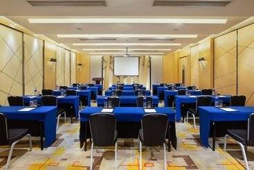 هتل Crowne Plaza Shenzhen Longgang City Centre, An Ihg