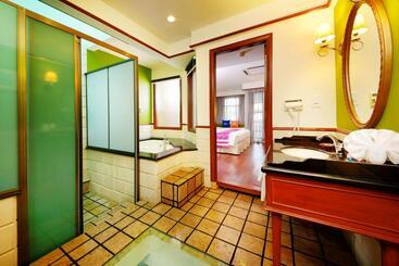 هتل Grand Lexis Port Dickson