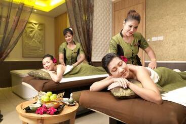 هتل Grand Lexis Port Dickson