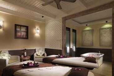 هتل Grand Lexis Port Dickson