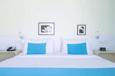 هتل Holiday Inn Resort Kandooma Maldives   Kids Stay & Eat Free And Dive Free For Certified Divers For A