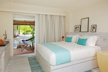 هتل Holiday Inn Resort Kandooma Maldives   Kids Stay & Eat Free And Dive Free For Certified Divers For A
