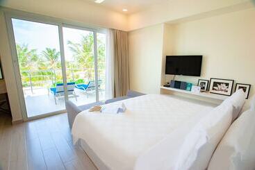 هتل Holiday Inn Resort Kandooma Maldives   Kids Stay & Eat Free And Dive Free For Certified Divers For A
