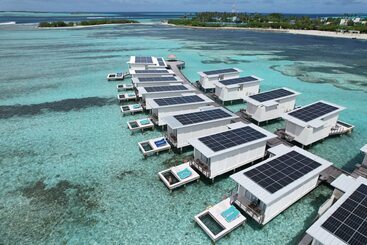 هتل Holiday Inn Resort Kandooma Maldives   Kids Stay & Eat Free And Dive Free For Certified Divers For A