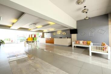هتل Jomtien Plaza Residence