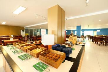 هتل Jomtien Plaza Residence
