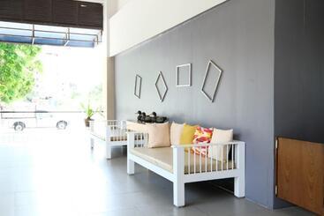 هتل Jomtien Plaza Residence