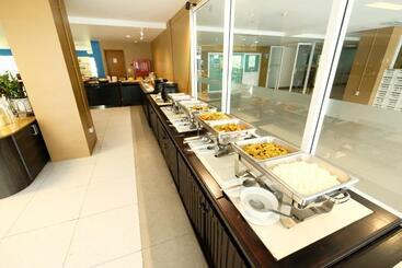 هتل Jomtien Plaza Residence