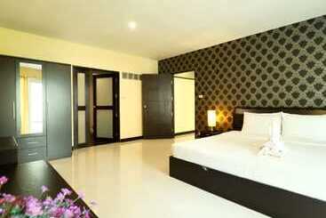 هتل Jomtien Plaza Residence