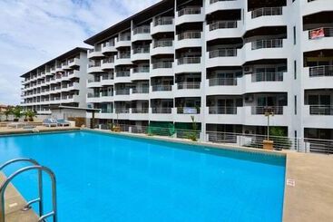 هتل Jomtien Plaza Residence