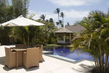 هتل Kubu Indah Dive & Spa Resort