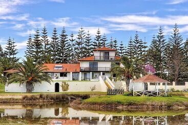 هتل Martin Fields Beach Retreat