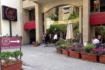 Midtown Hotel & Suites