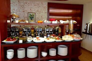 Midtown Hotel & Suites