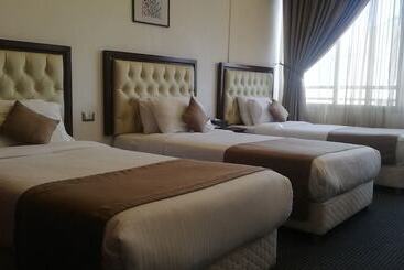 Midtown Hotel & Suites