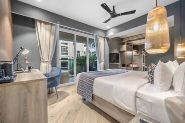 Clarion Hotel Ocean Palms Goa