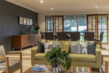 هتل Spicers Vineyards Estate