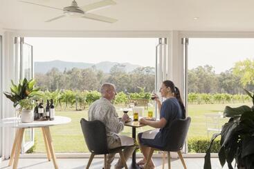 هتل Spicers Vineyards Estate