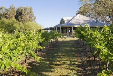 هتل Spicers Vineyards Estate