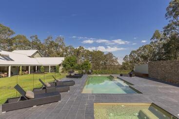 هتل Spicers Vineyards Estate