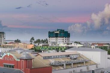 Inn Cairns Boutique Apartments