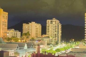 Inn Cairns Boutique Apartments