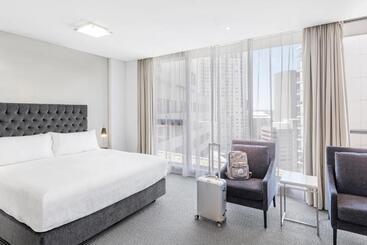 Meriton Suites Campbell Street, Sydney