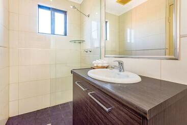 モーテル Quality Hotel Darwin Airport