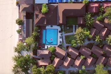 Phi Phi Villa Resort Sha Extra Plus