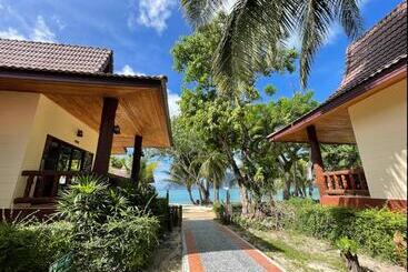 Phi Phi Villa Resort Sha Extra Plus