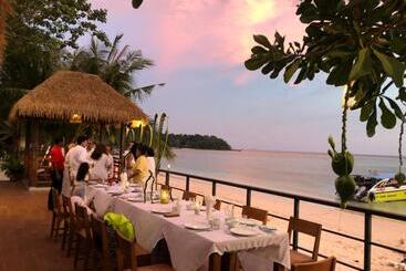 Phi Phi Villa Resort Sha Extra Plus
