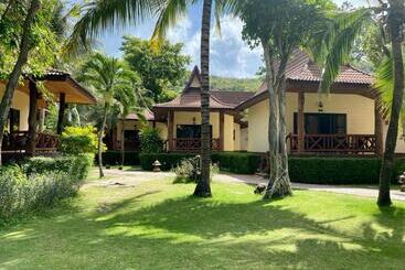 Phi Phi Villa Resort Sha Extra Plus