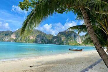 Phi Phi Villa Resort Sha Extra Plus