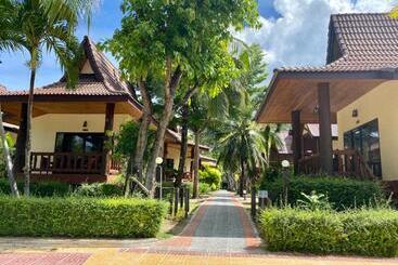 Phi Phi Villa Resort Sha Extra Plus