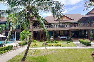 Phi Phi Villa Resort Sha Extra Plus