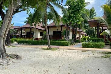 Phi Phi Villa Resort Sha Extra Plus