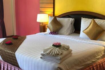 Phi Phi Villa Resort Sha Extra Plus