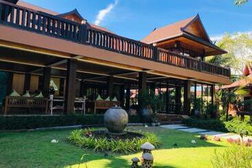 Phi Phi Villa Resort Sha Extra Plus