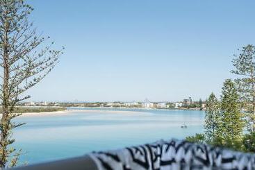 住所  Rumba Beach Resort
