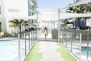 住所  Rumba Beach Resort