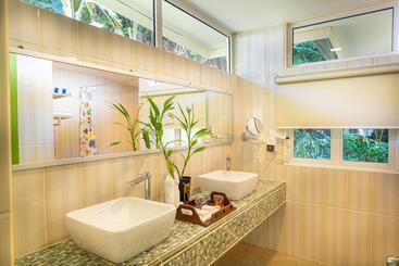 استراحتگاه Sutera Sanctuary Lodges At Manukan Island