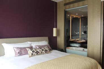Wongtee V Hotel